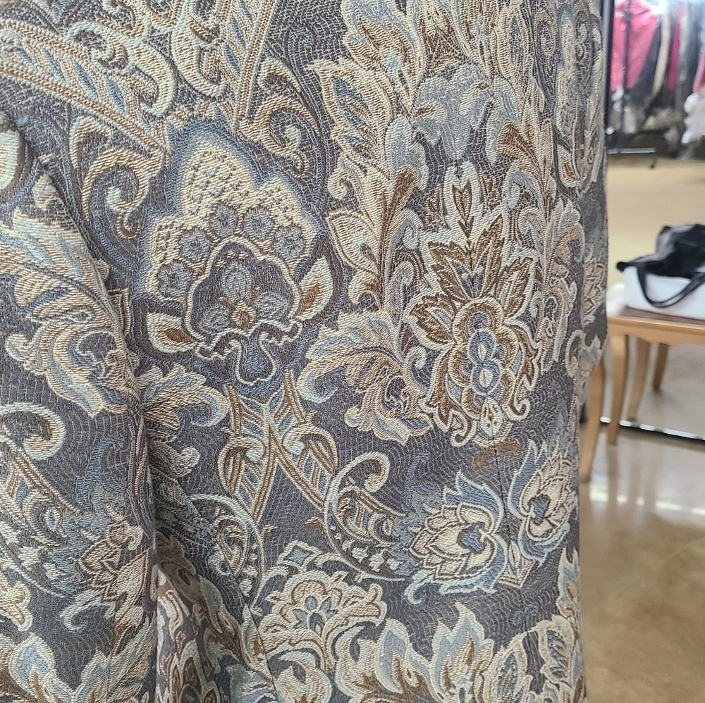 Focus 2000 Button Down - Picture 9 of 14